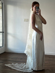 70s Lyon Lace Ruffle Trim Angel Cut Chapel Veil