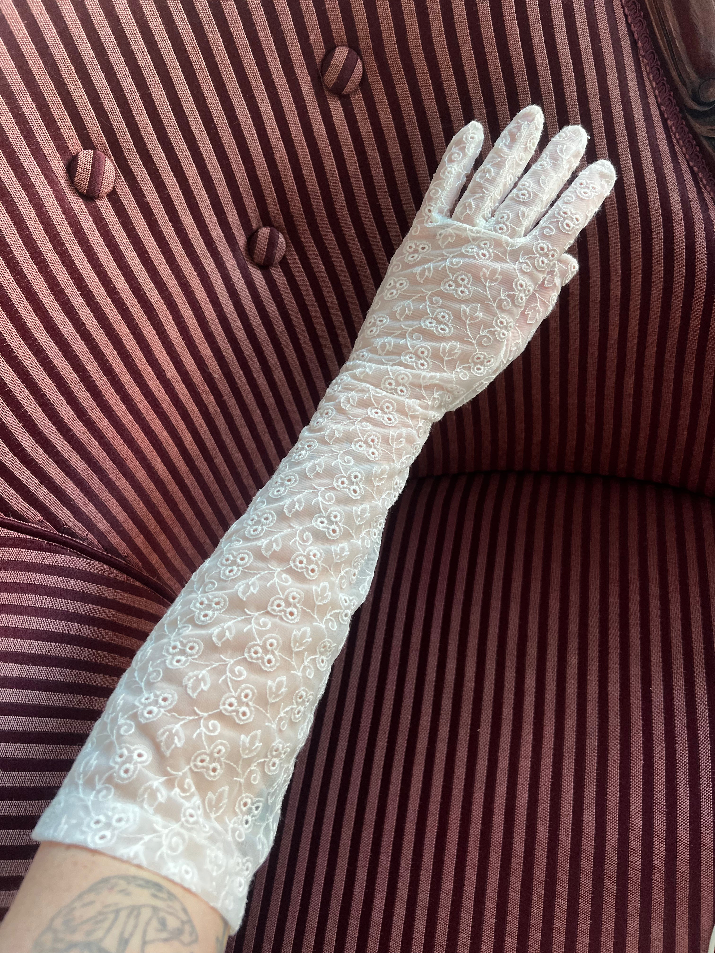 50s Broderie Anglaise Elbow Gloves
