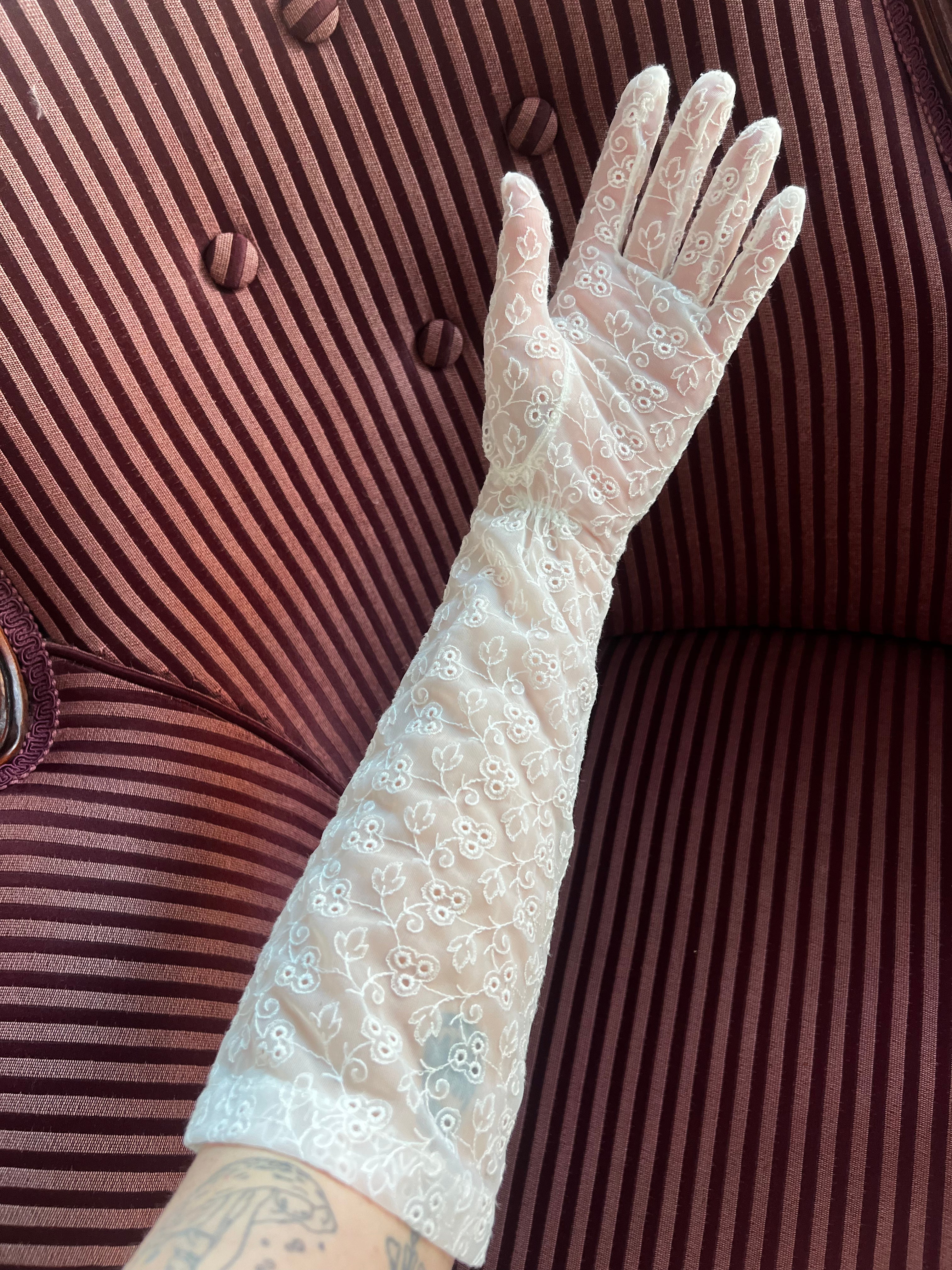 50s Broderie Anglaise Elbow Gloves