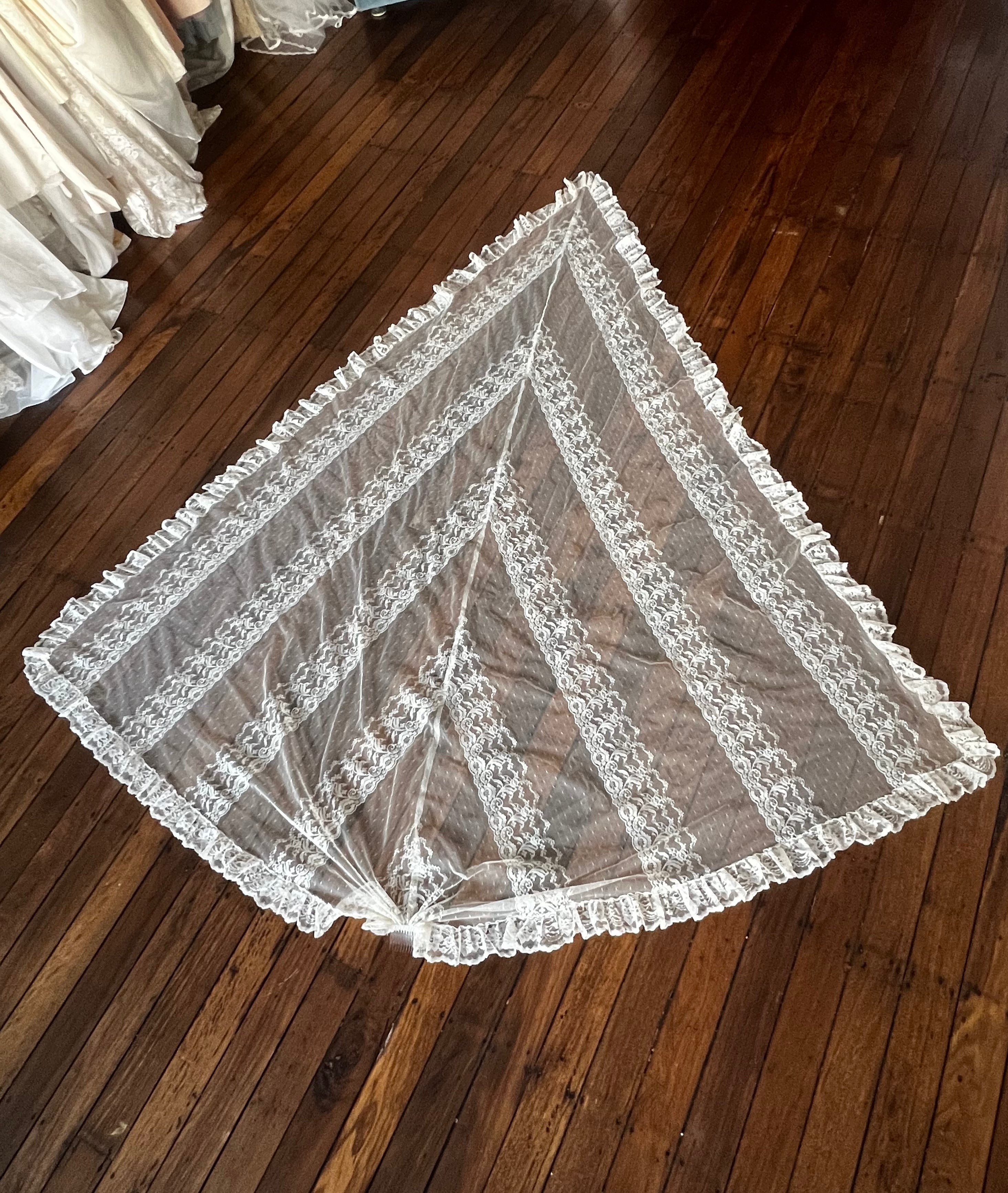 70s Lyon Lace Ruffle Trim Angel Cut Chapel Veil