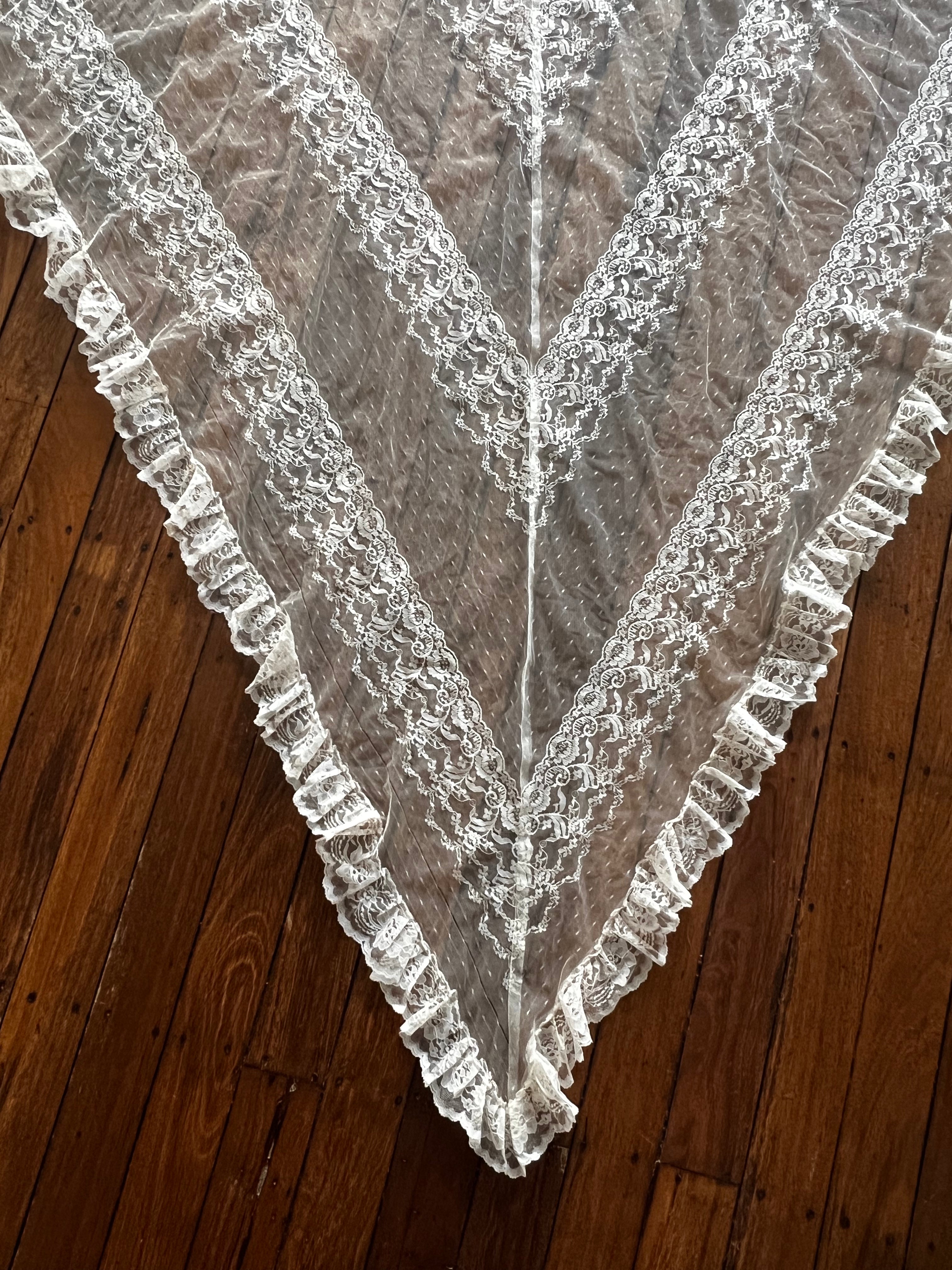 70s Lyon Lace Ruffle Trim Angel Cut Chapel Veil
