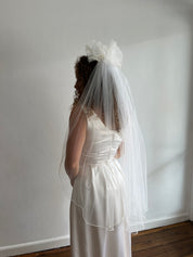 90s Pearl Trim Finger-tip Veil