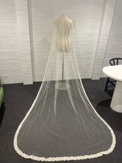 50s Lace Mantilla Cathedral Veil
