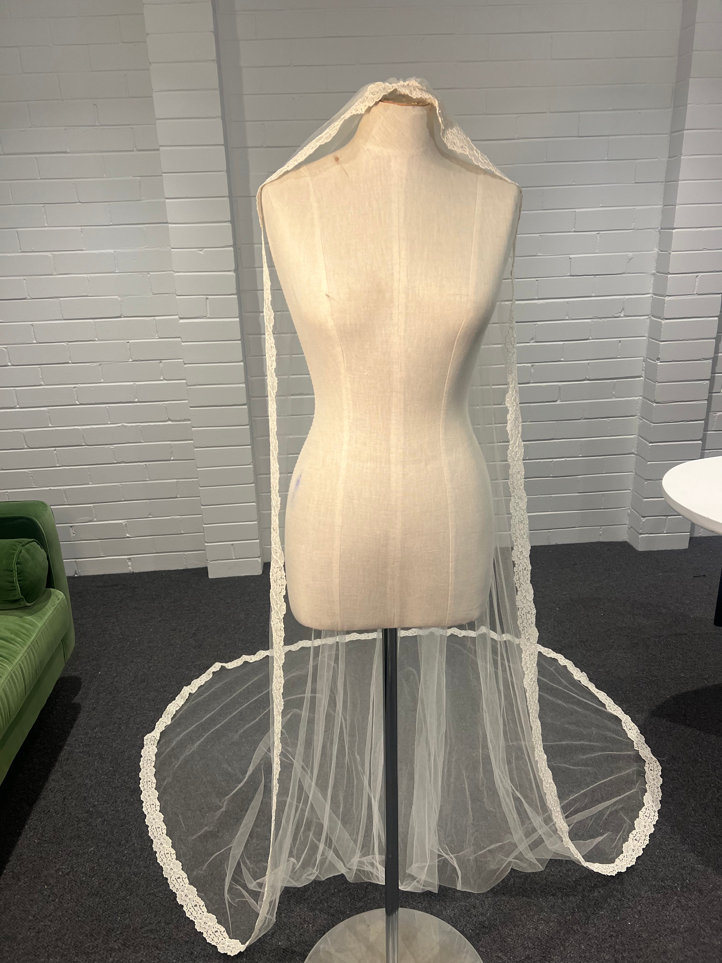 50s Lace Mantilla Cathedral Veil