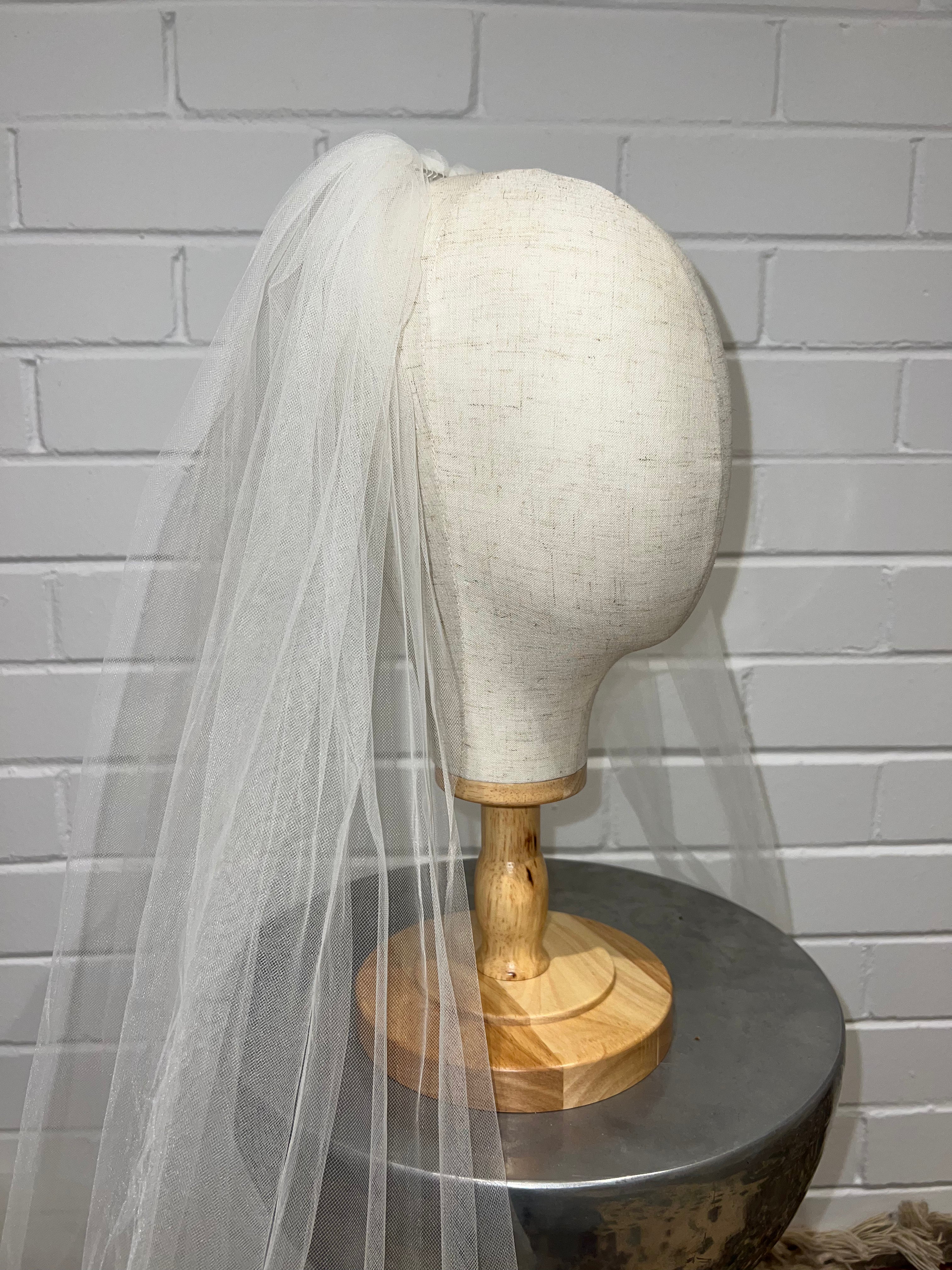 70s Single-tier Cathedral Veil