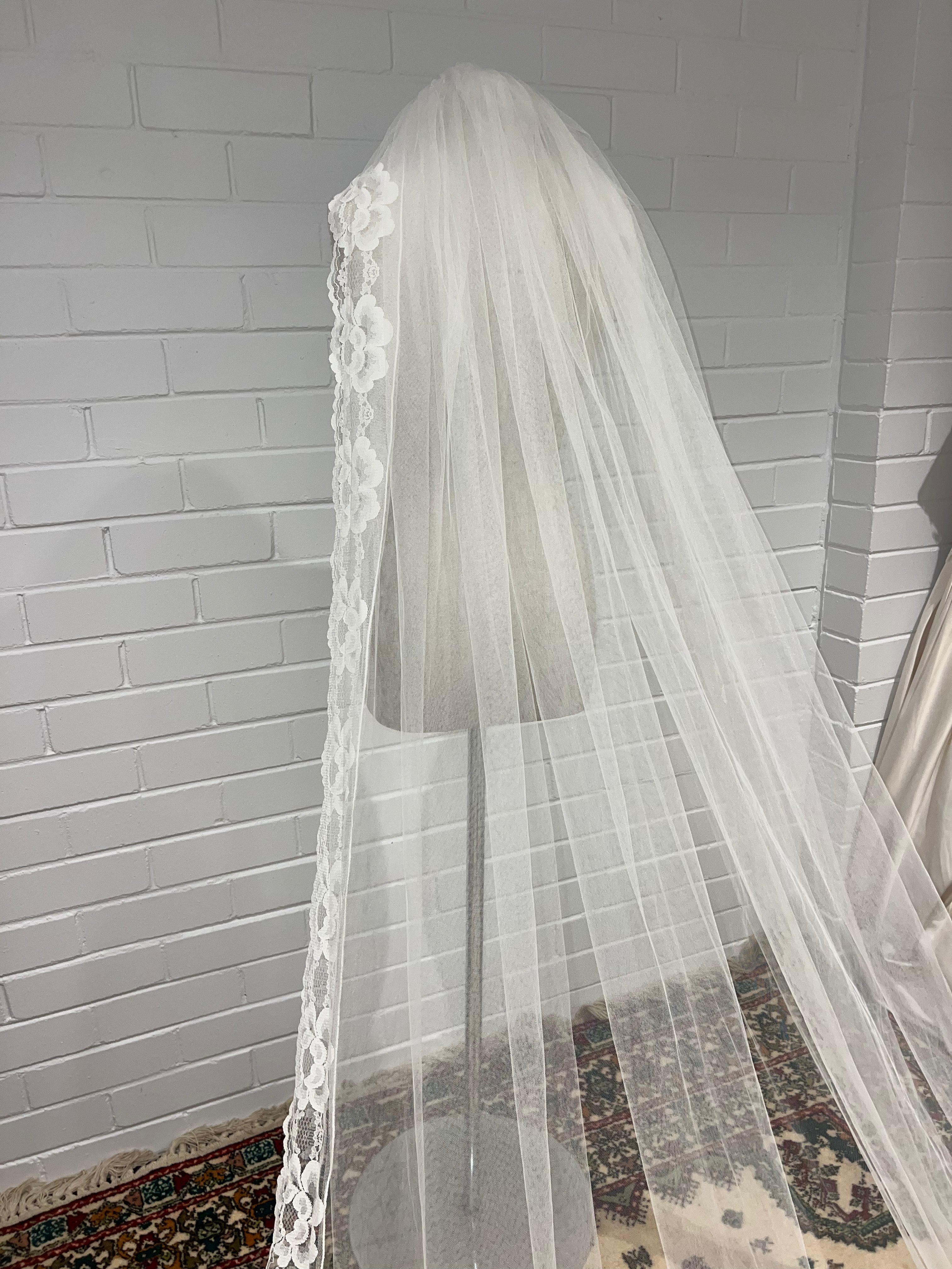 70s Lace Mantilla Cathedral Veil