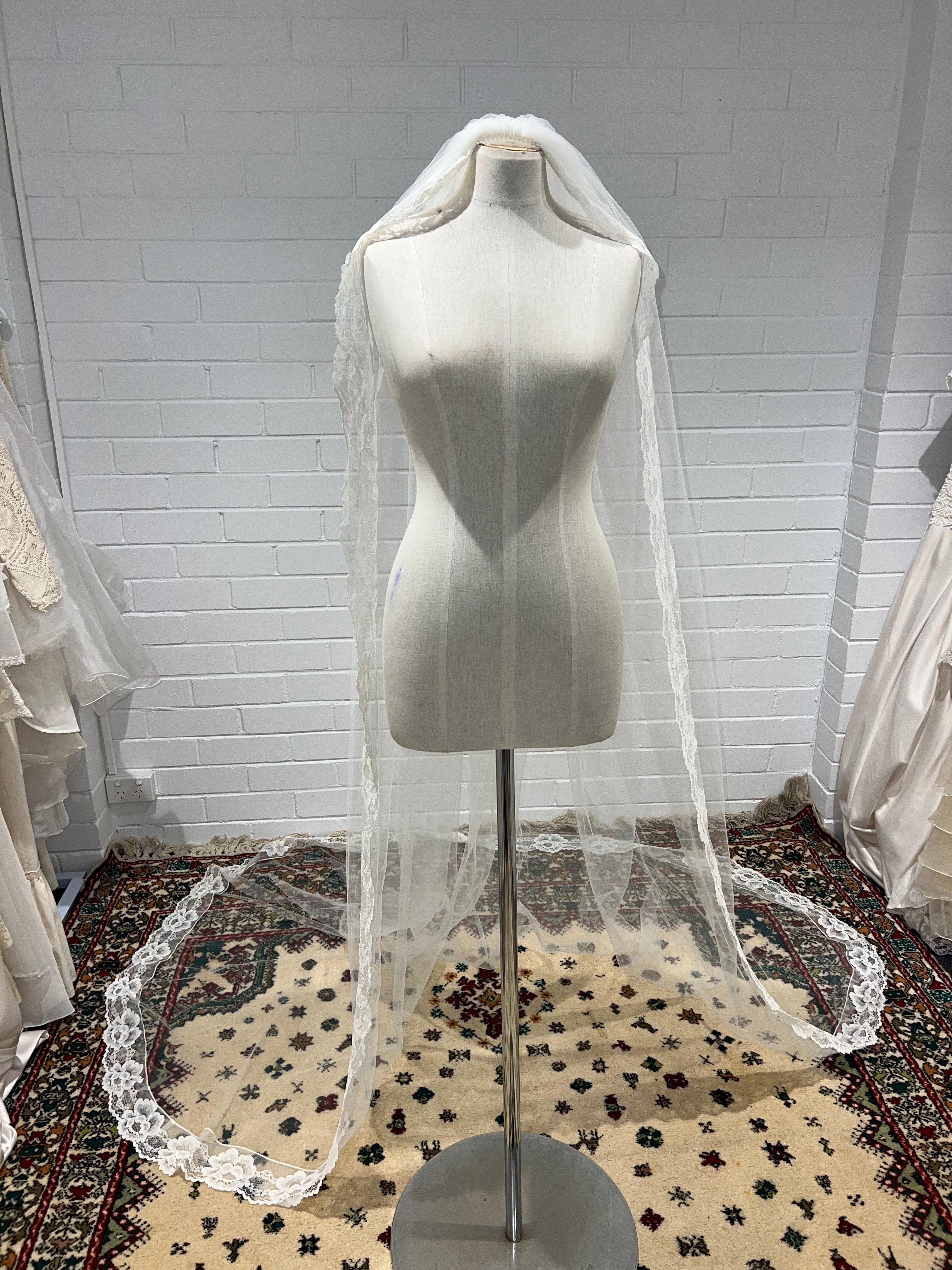 70s Lace Mantilla Cathedral Veil