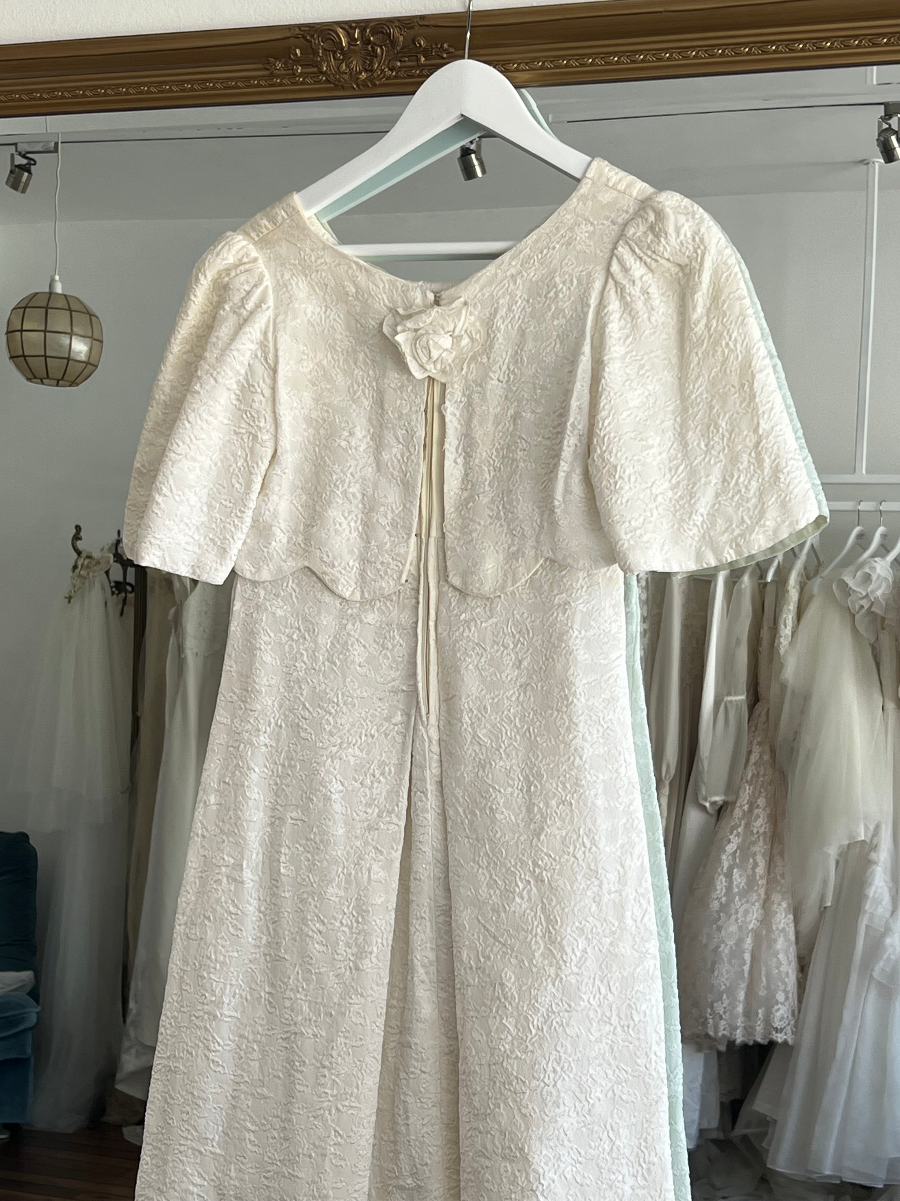 60s Scalloped Waistline Shift Dress