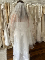 90s Pearl Detail Waltz Veil