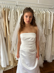 90s Three-Tier Finger-tip Lettuce Trim Veil