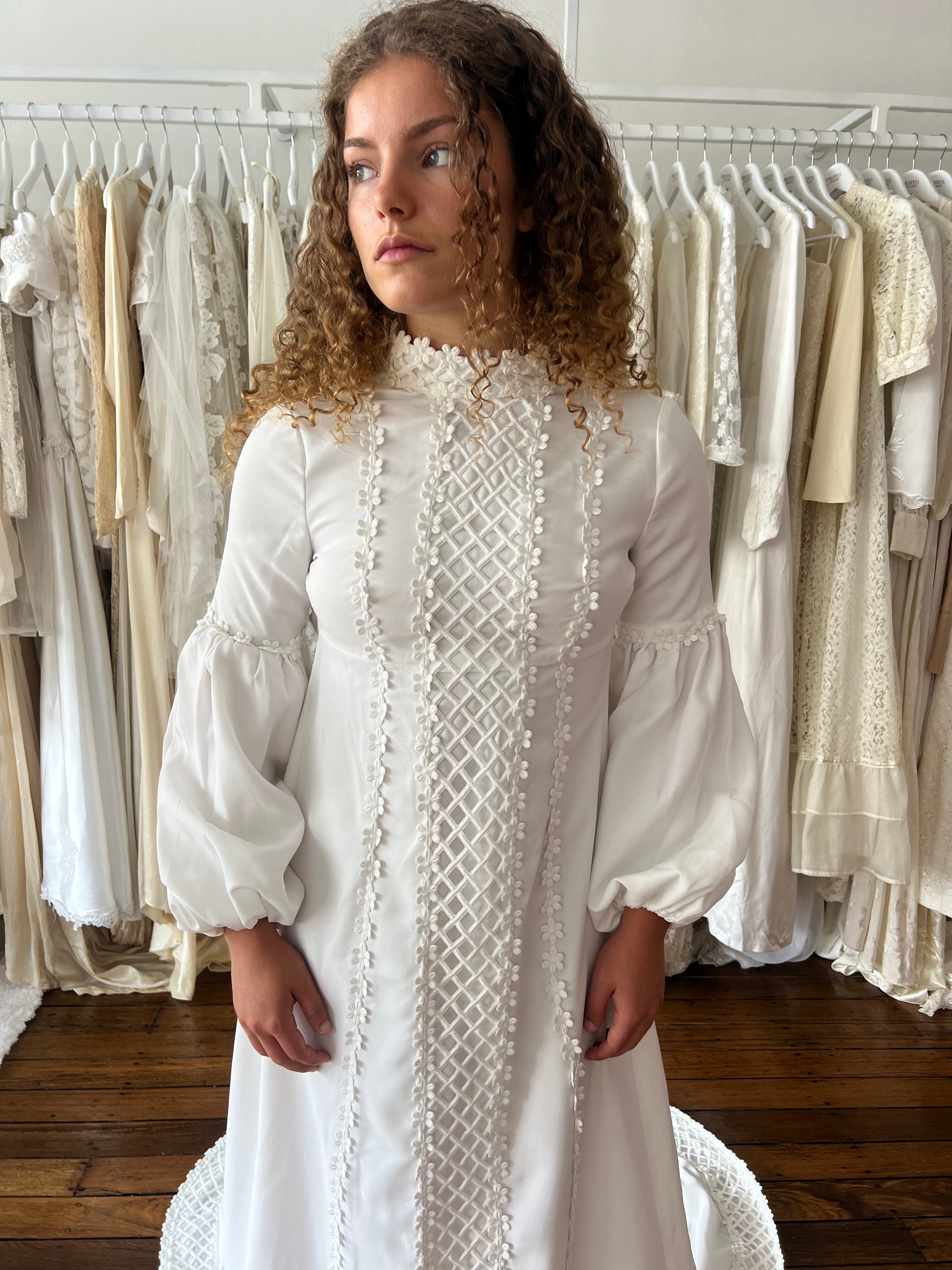 70s Daisy Lace Bishop Sleeve Dress