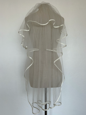 1990s Satin-lined Two-tiered Veil