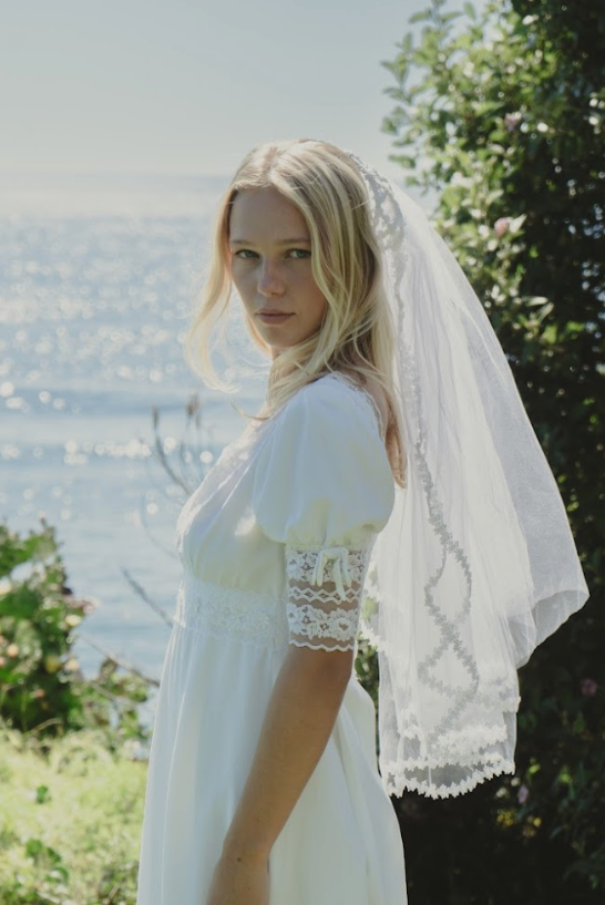 70s Juliet Crown Daisy Trim Veil