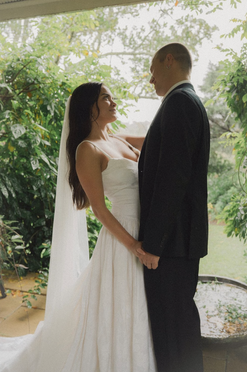 1990s Single-tier Cathedral Veil