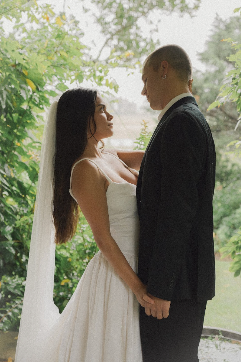1990s Single-tier Cathedral Veil