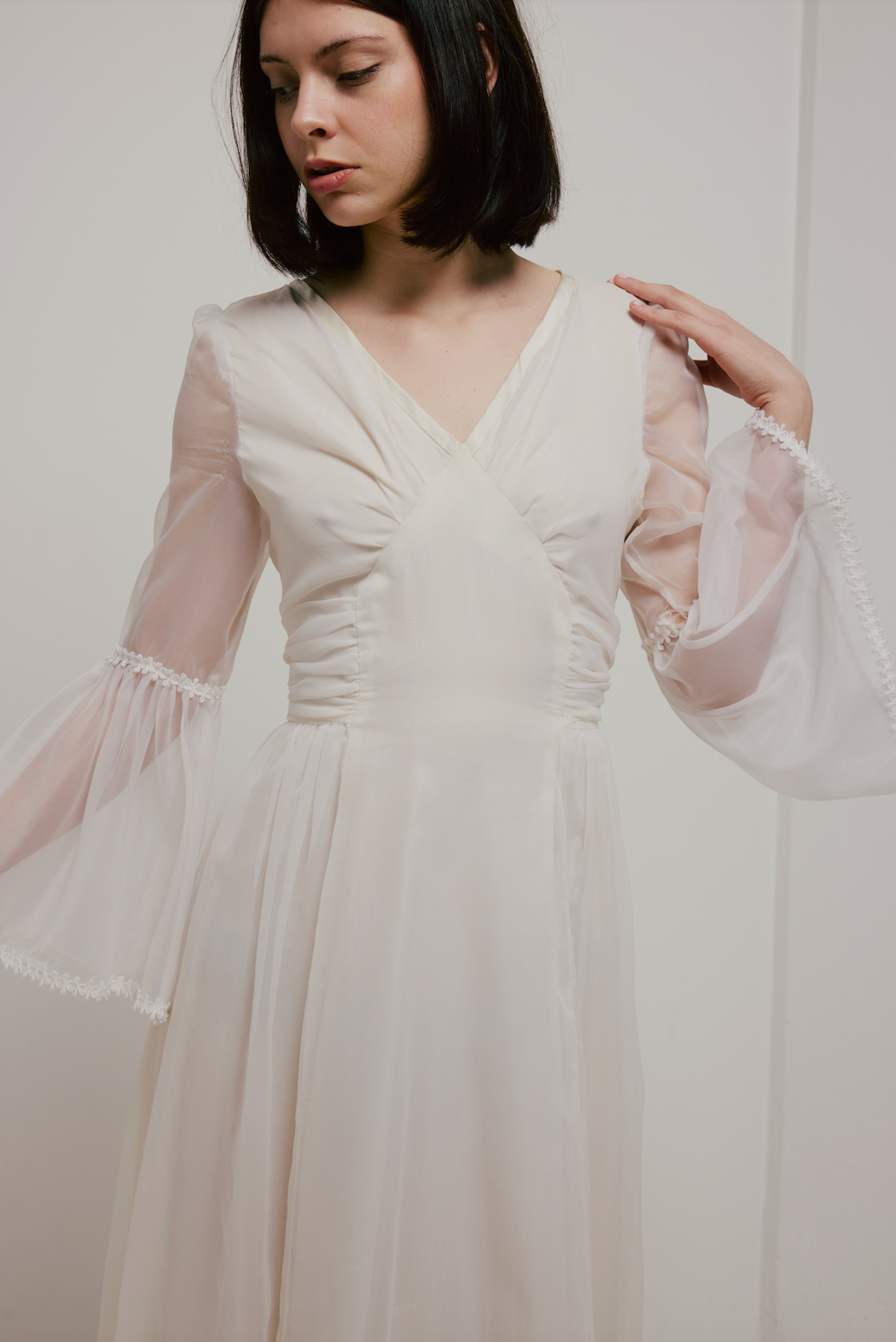 70s Bell Sleeve Daisy Lace Detail Dress
